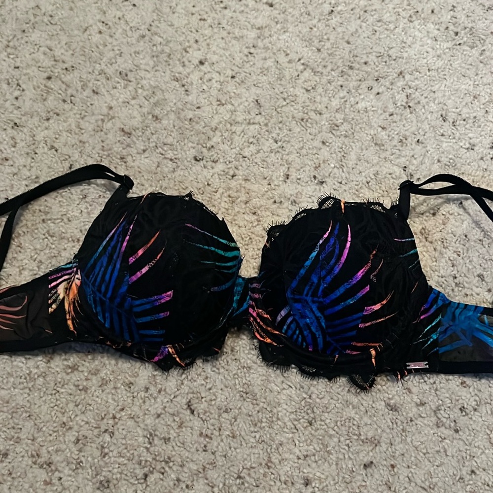 Pink-Victoria Secret bra